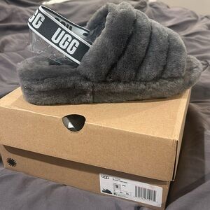 Women’s Ugg fluff yeah slides
